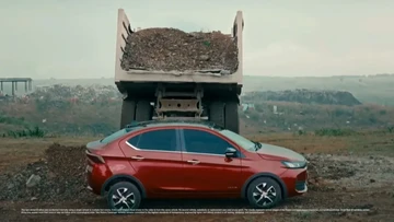 Tata Aeris Dikubur Batu 20 Ton: Uji Ketahanan Sedan Rp 90 Jutaan