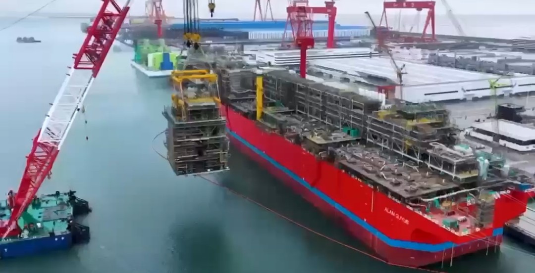 FLNG Asap Kido Merah Capai Progres 85%, Tiba di Papua 2027