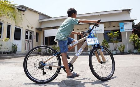 BRI Peduli Beri Sepeda untuk Mahesa, Siswa SD Semarang yang Selalu Jalan Kaki