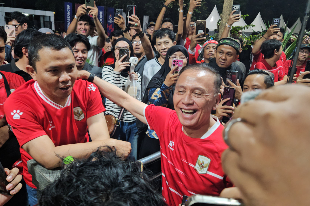 Iwan Bule Tanggapi Desakan Suporter soal Shin Tae-yong