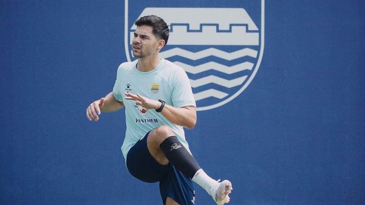 Sandy Walsh Kembali Latihan di Persib, Siap Hadapi 7 Laga dalam 20 Hari