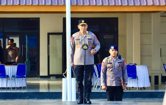 Kapolda Maluku Utara Tegaskan Disiplin dan Profesionalisme Personel di Apel Pagi Polda