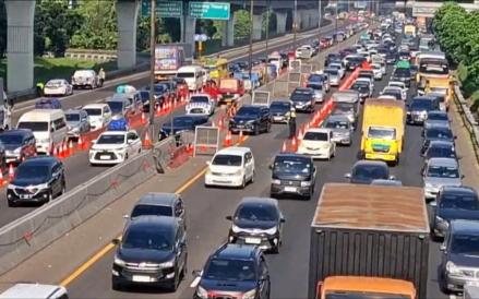 Jasa Marga Berlakukan Contraflow di Tol Japek KM 21-23