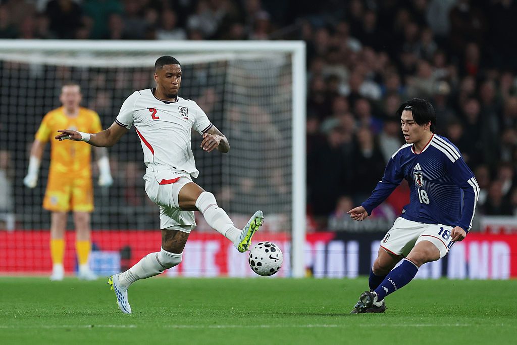 Ezri Konsa Absen Latihan Penuh Inggris, Arsenal Diminta Tenang