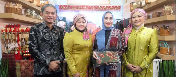 Dekranasda Muaro Jambi Bawa Tenun dan Anyaman Lokal ke Pameran Kriyanusa 2026 di JCC Senayan