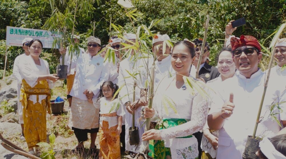 Kementerian Pariwisata dan YBLL Luncurkan Bambuloka di Pura Lempuyang Madya Karangasem, Target 125.000 Bibit Bambu di 11 Pura