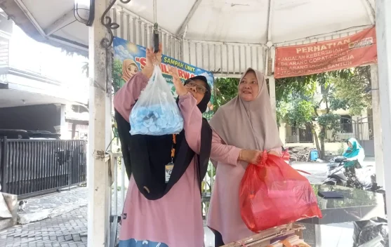 Wali Kota Bekasi Tri Adhianto Minta Warga Aktif Memilah Sampah dari Rumah, Bank Sampah Hampir Ada di Setiap RW