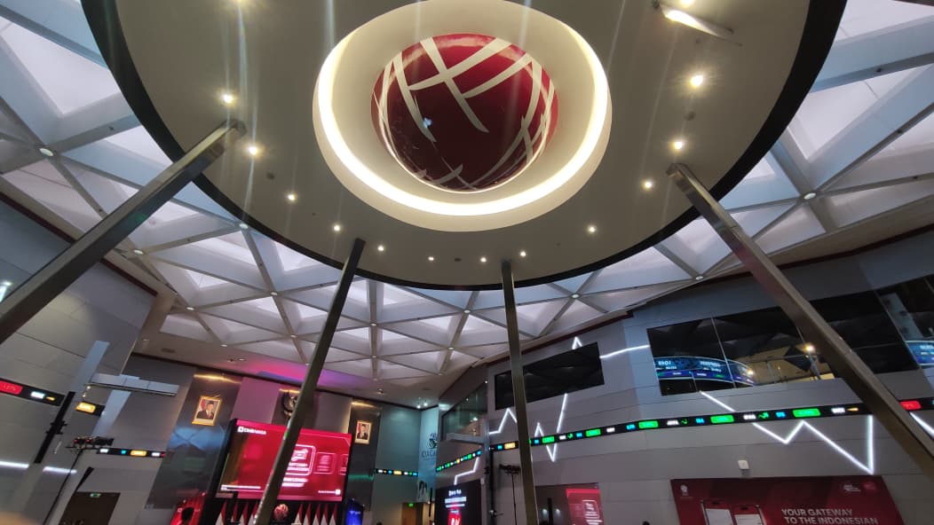 IHSG Rebound ke 6.130 di Sesi I, Sektor Industri dan Energi Jadi Penopang