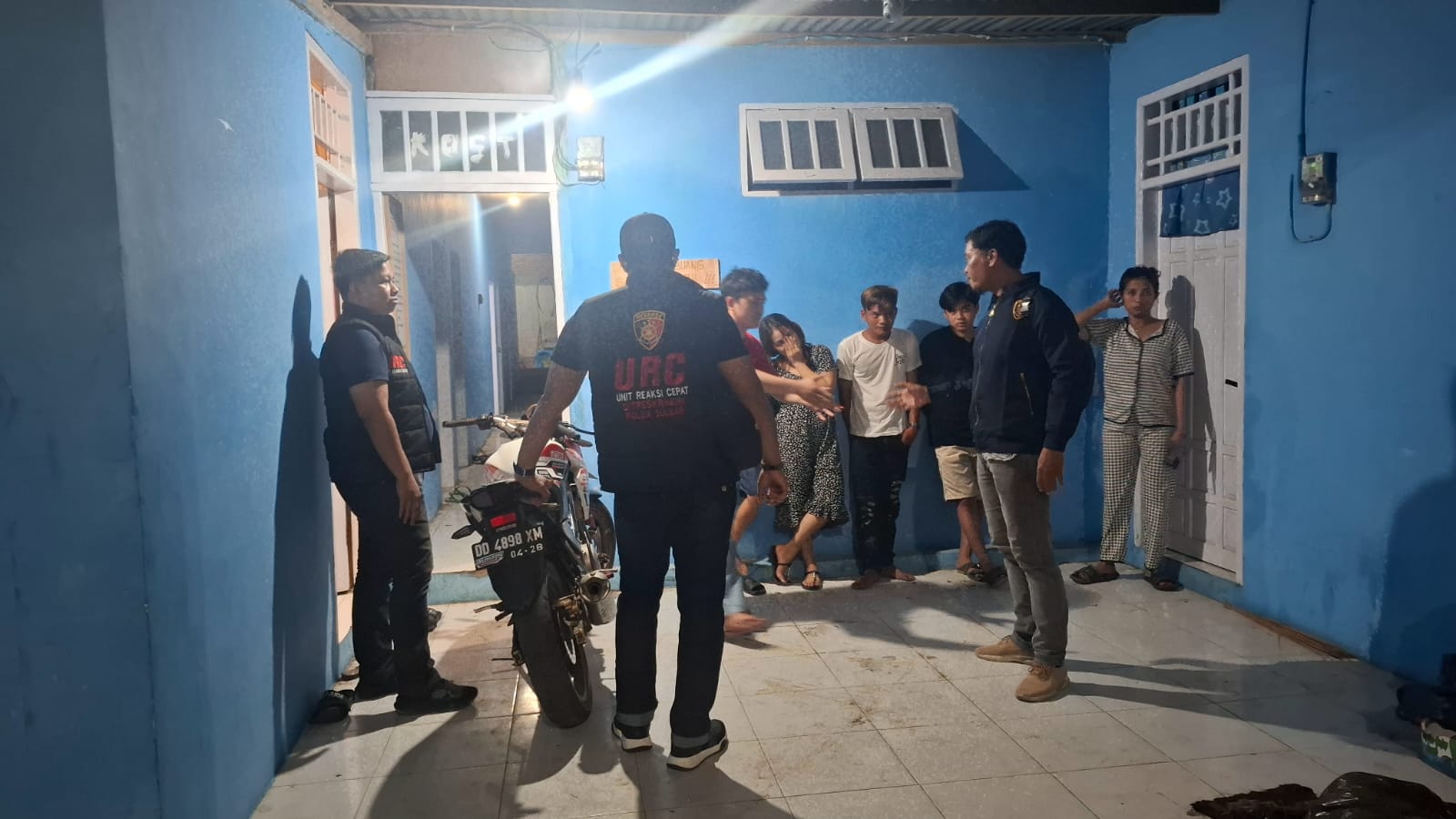 Tim URC Ditreskrimum Polda Sulbar Patroli Malam di Mamuju, Sisir Kawasan Rawan 3C hingga Pelabuhan Simboro