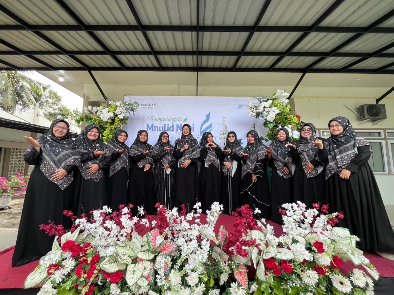 Majelis Taklim Penyuluh Akhwat Kemenag Aceh Besar Tampil Shalawat di Peringatan Maulid Nabi 1448 H