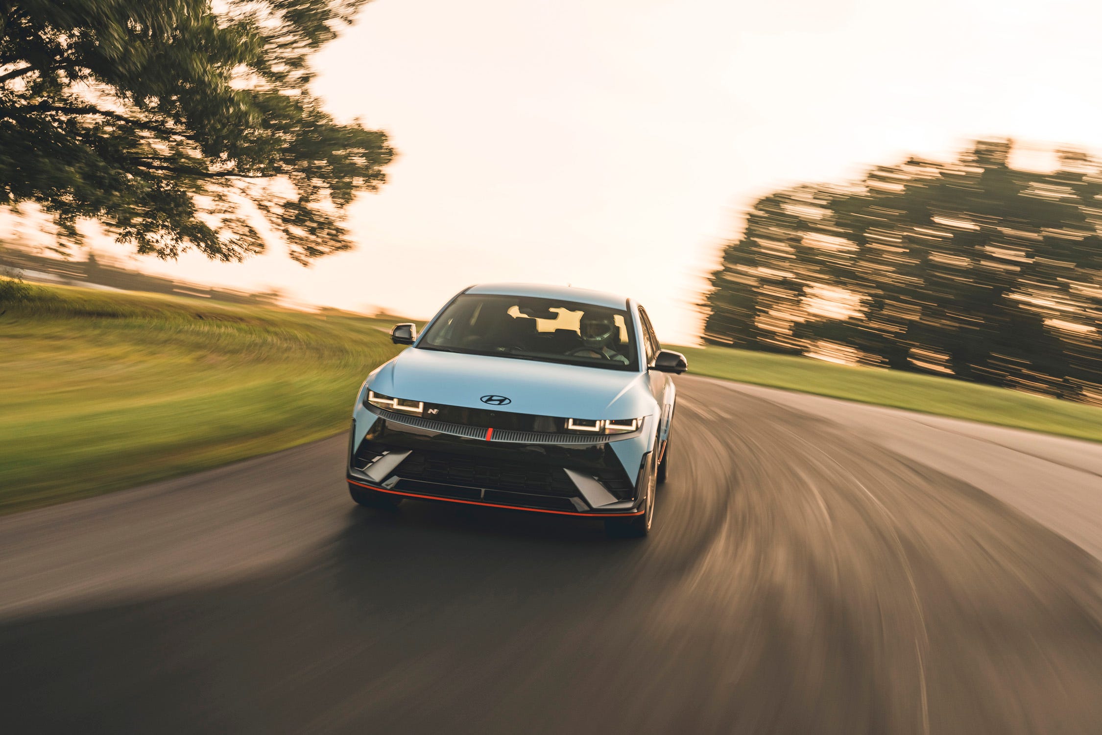 Review Hyundai Ioniq 5 N 2027: 641 HP, Tapi Jarak Tempuh Jadi Kompromi