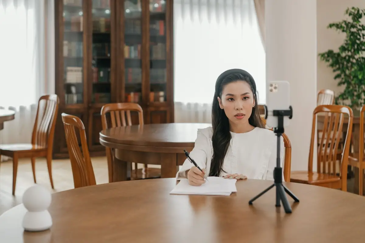 Cara AI Membuat Video: Dari Prompt Teks hingga Rangkaian Frame