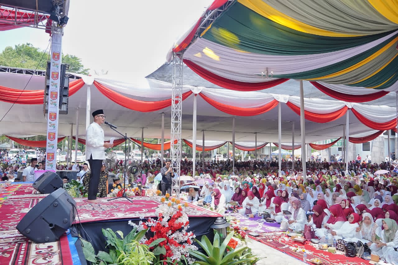 Gubernur Lampung Hadiri Tasyakuran HUT ke-35 Lampung Barat, Dorong Program Desaku Maju dan Cetak 10.000 Hafiz Quran