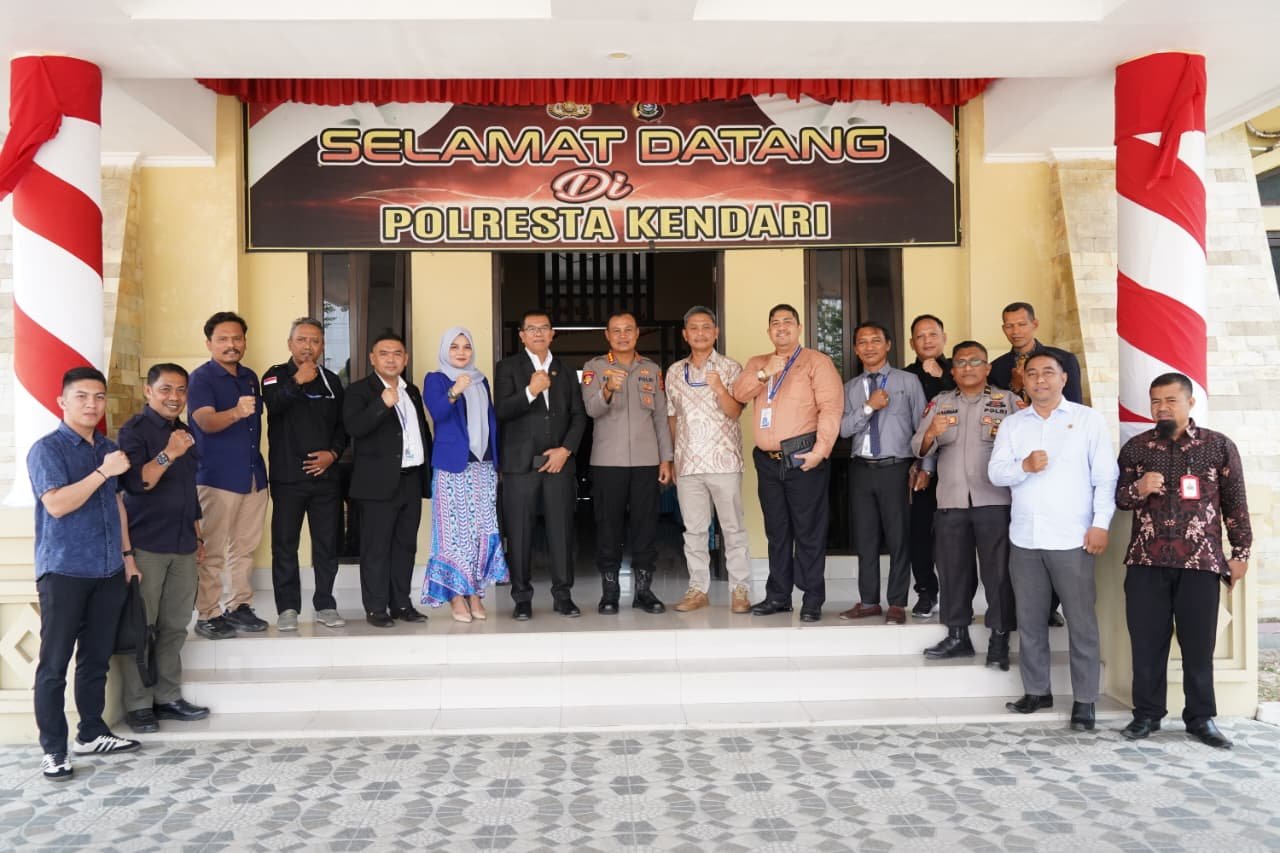 Kapolresta Kendari Terima DPD Peradi Profesional, Bahas Sinergi Penegakan Hukum dan Kamtibmas