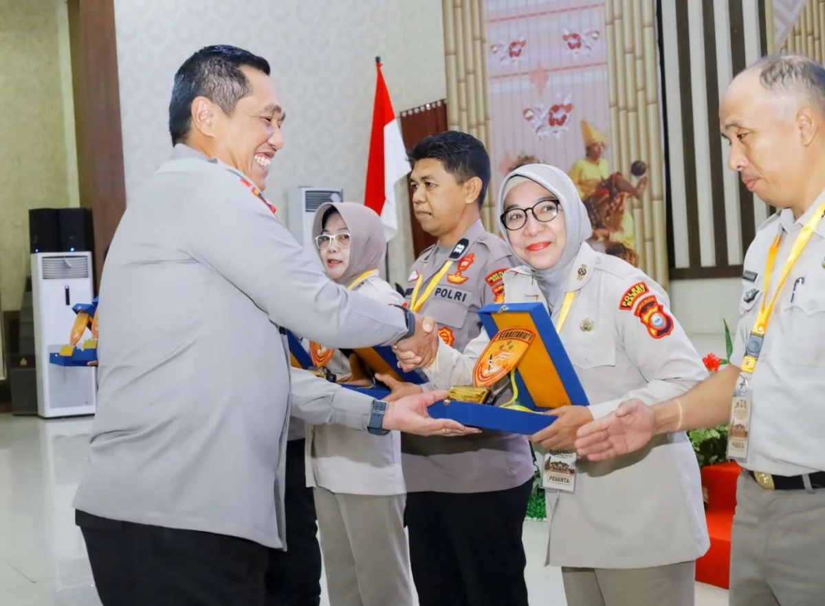 Kasium Polres Barru Raih Penghargaan, Kapolres Apresiasi Kinerja Administrasi
