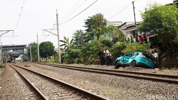 KNKT Ungkap Taksi Listrik Sempat Netral Sebelum Ditabrak KRL di Bekasi