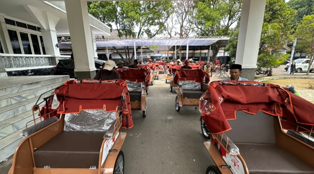 260 Becak Listrik untuk Penarik Lansia di Garut, Daya Jelajah 30 Km Sekali Cas