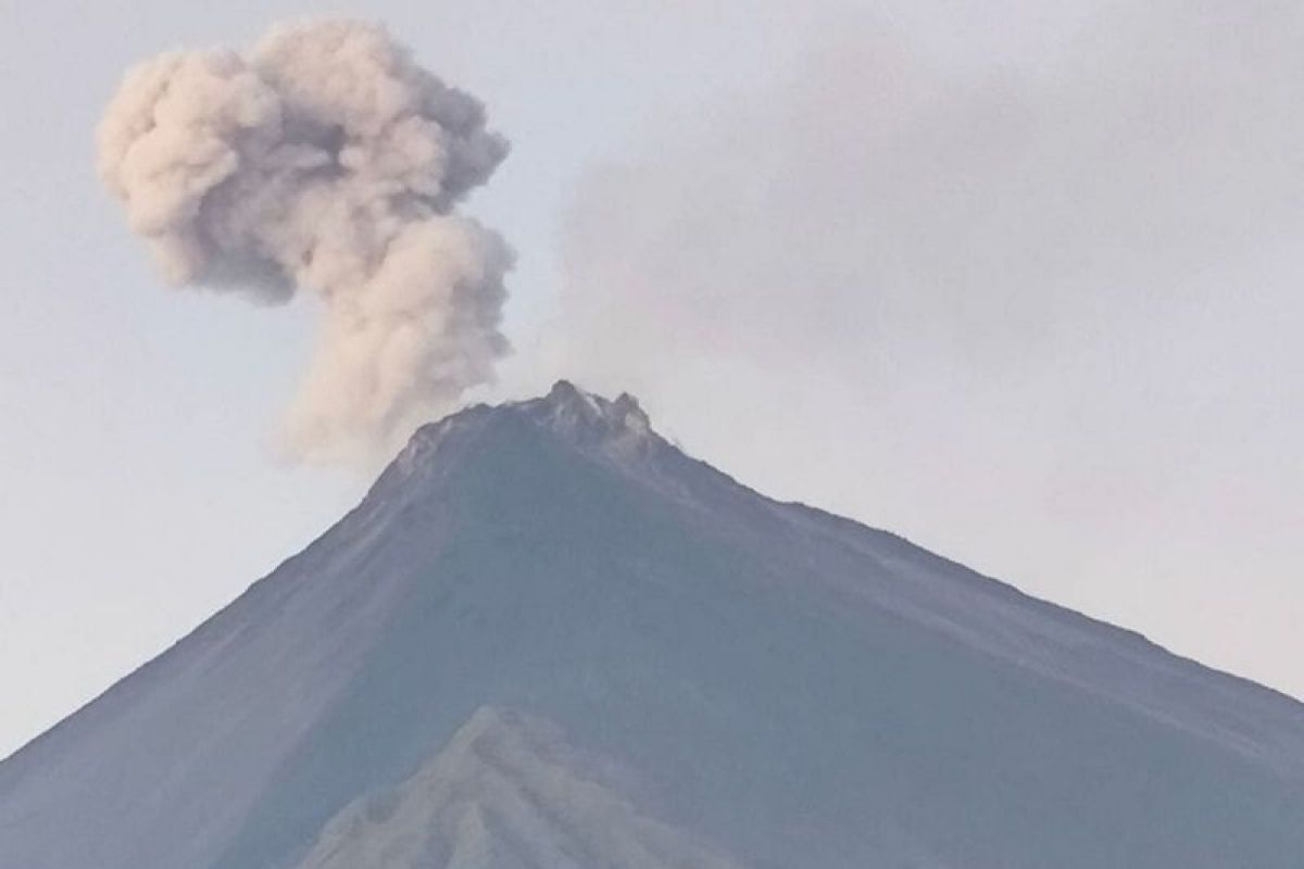 Luncuran Lava Gunung Karangetang di Sitaro Capai 1.000 Meter, Status Waspada Bertahan