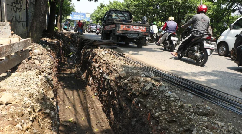 Pemkot Bandung Kebut 79 Paket Drainase dan Trotoar, 15,4 Km Ditangani Sebelum Musim Hujan