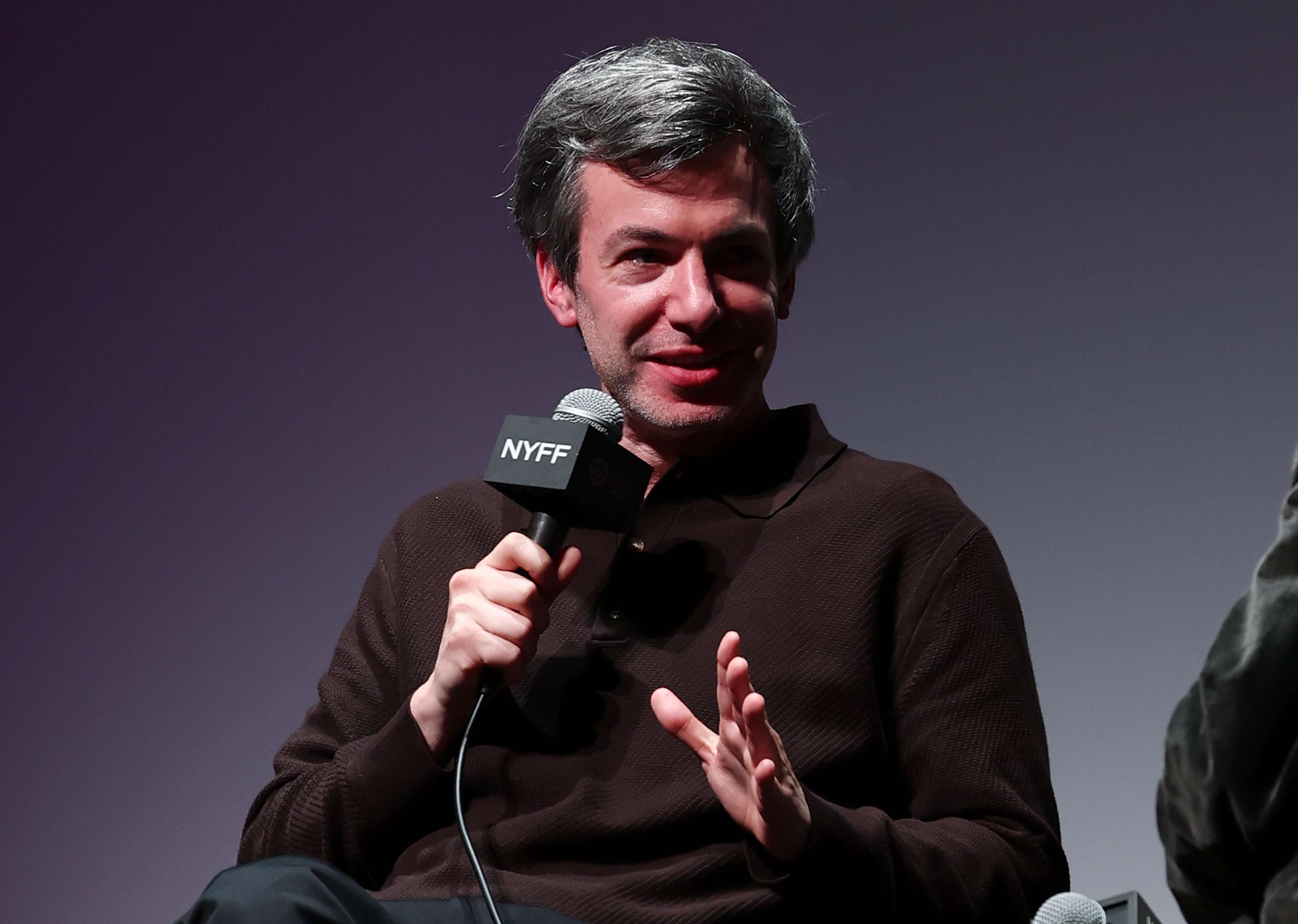 Nathan Fielder Bongkar Pengalaman Tinggal Bareng Elizabeth Holmes di Film You Can See Everything