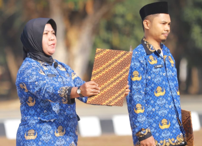 Guru SMAN 1 Kendari Nurhaena Bacakan Teks Pancasila di Upacara Hari Kesaktian Pancasila Pemprov Sultra