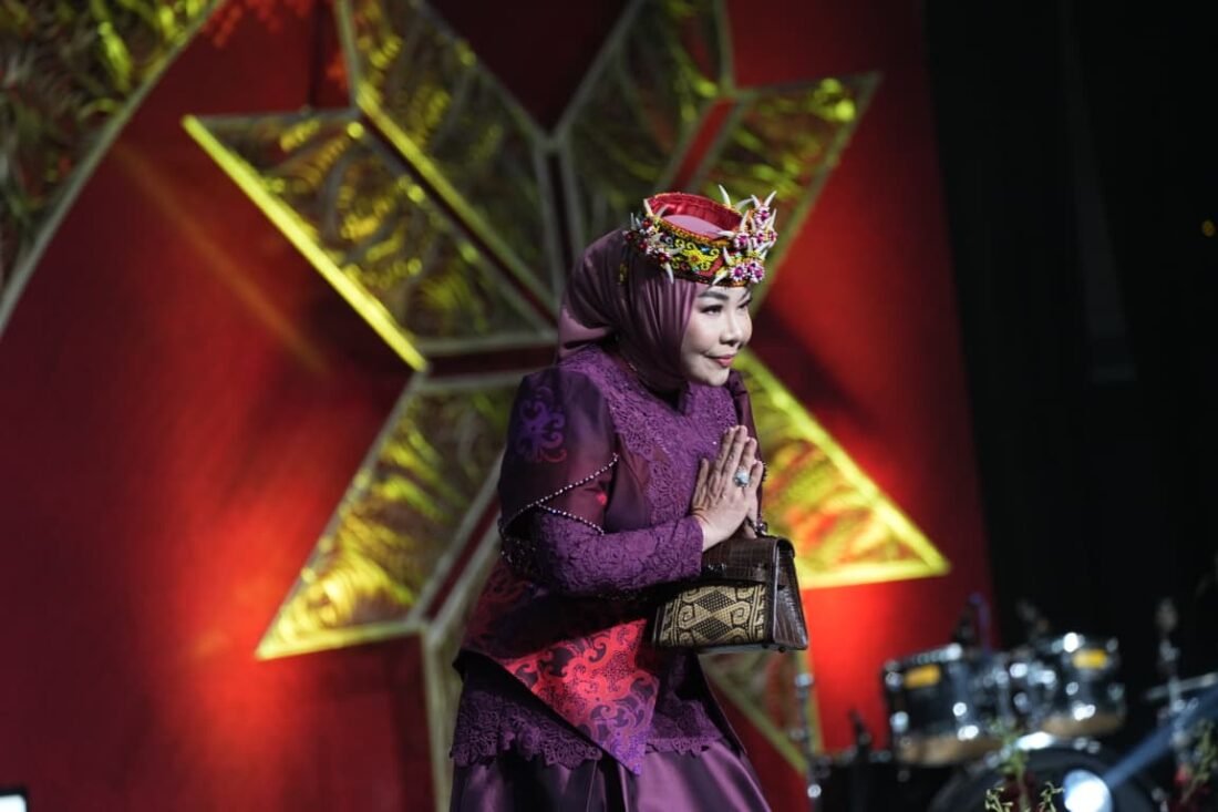 Ketua Dekranasda Kaltara Rahmawati Tampil Bergaya Dayak di Penutupan Kriyanusa 2026 Jakarta