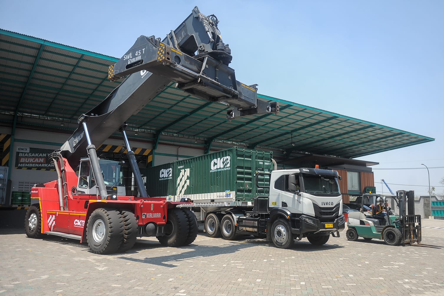 CKB Logistics Andalkan Gudang Osowilangun, Simpul Logistik ke Indonesia Timur