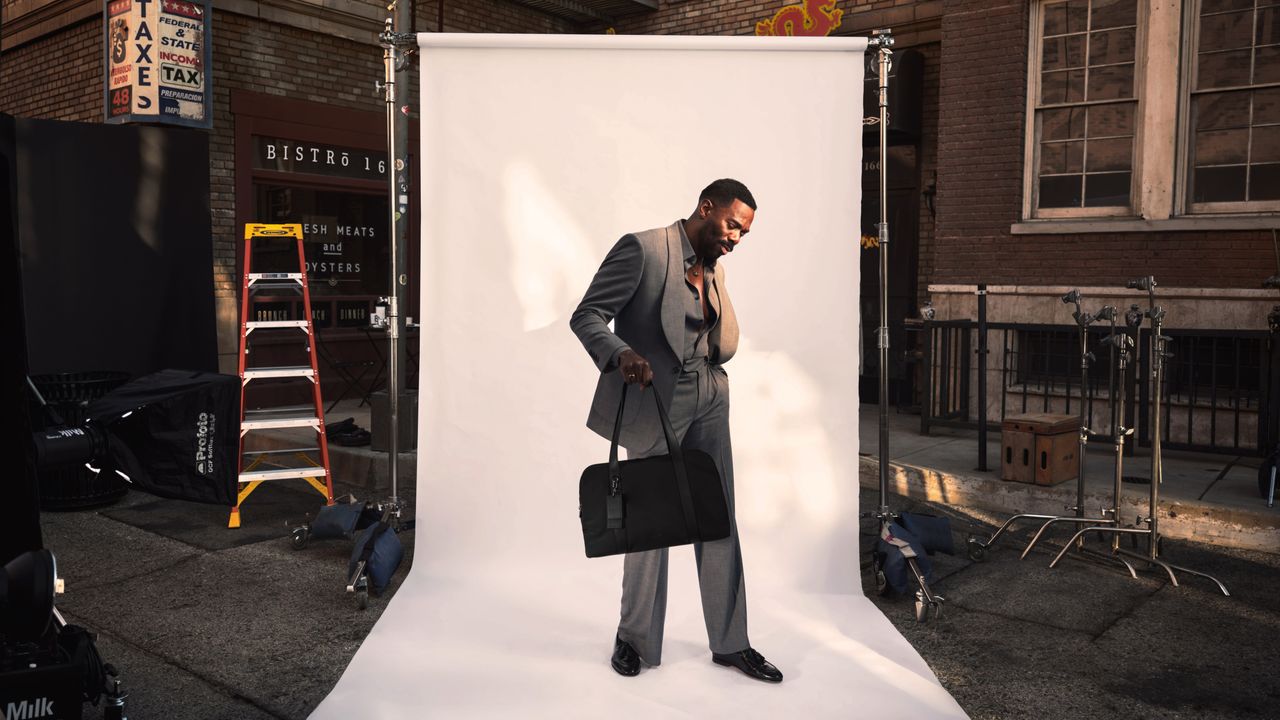 Colman Domingo Bagikan Rahasia Packing Koper Hitam ala J.Crew
