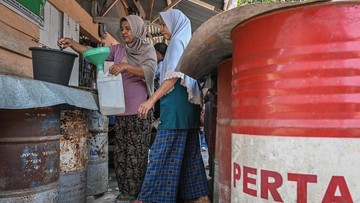 Minyak Tanah Subsidi Rp4.000 per Liter Masih Andalan Warga Maluku