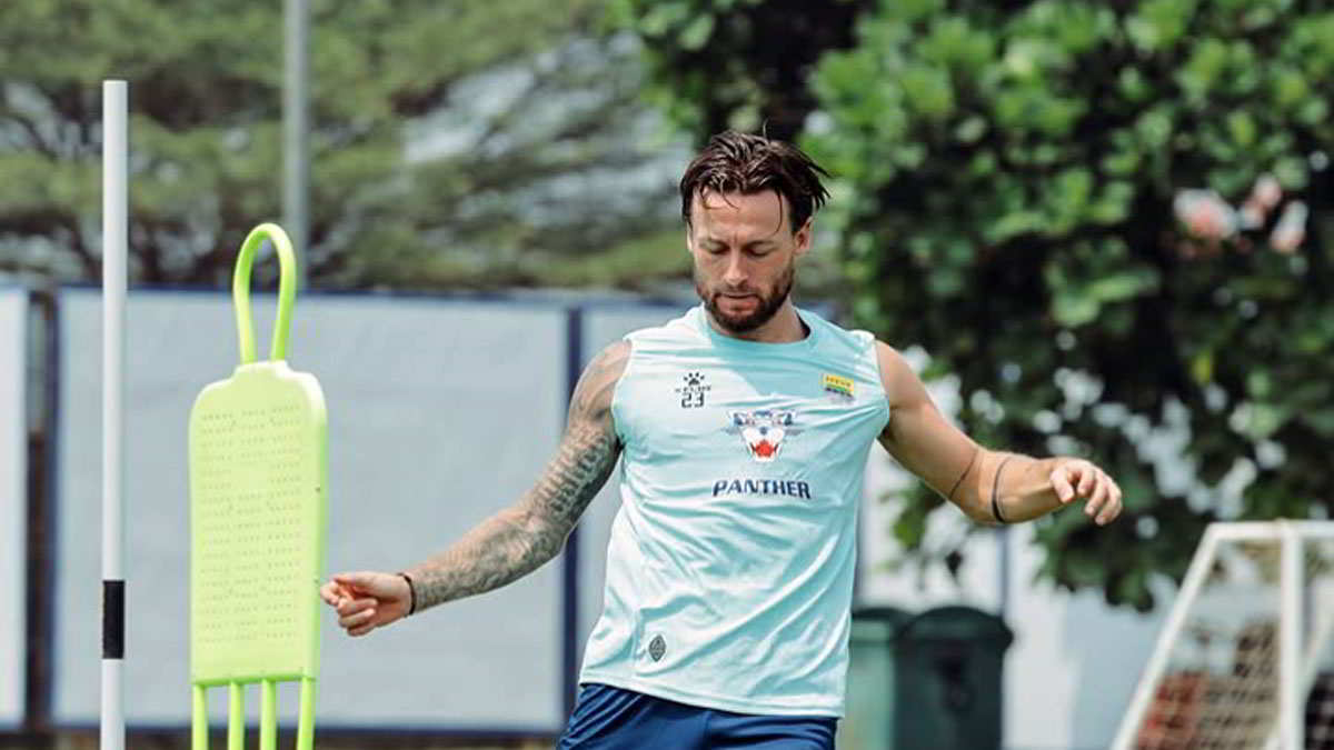 Marc Klok Sebut Persib Bandung Punya Tuntutan Menang Seperti Real Madrid