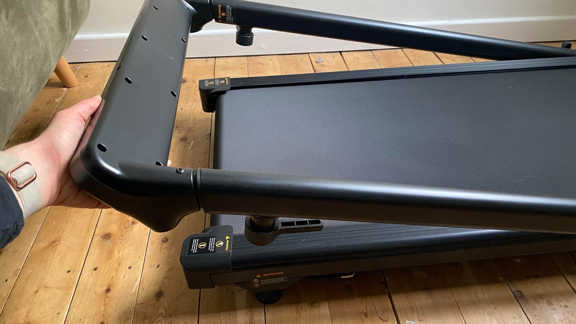 Review UREVO FoldiMix 5L: Treadmill Lipat dengan Meja Kerja