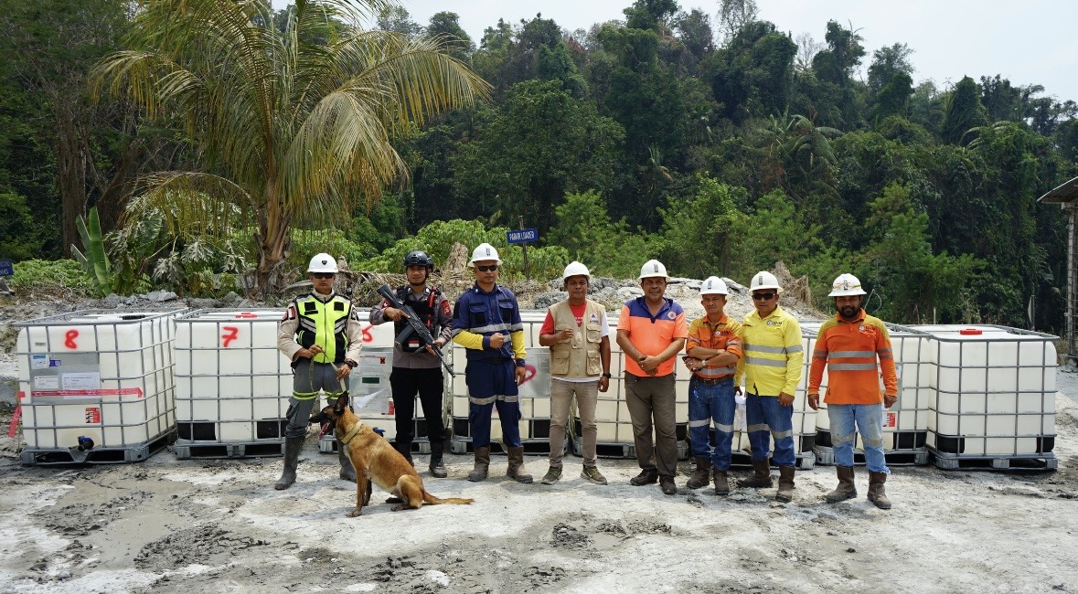 PT NHM Serahkan 8 Tangki Air ke BPBD Halmahera Utara, Dukung Pemadaman Karhutla di 120 Titik