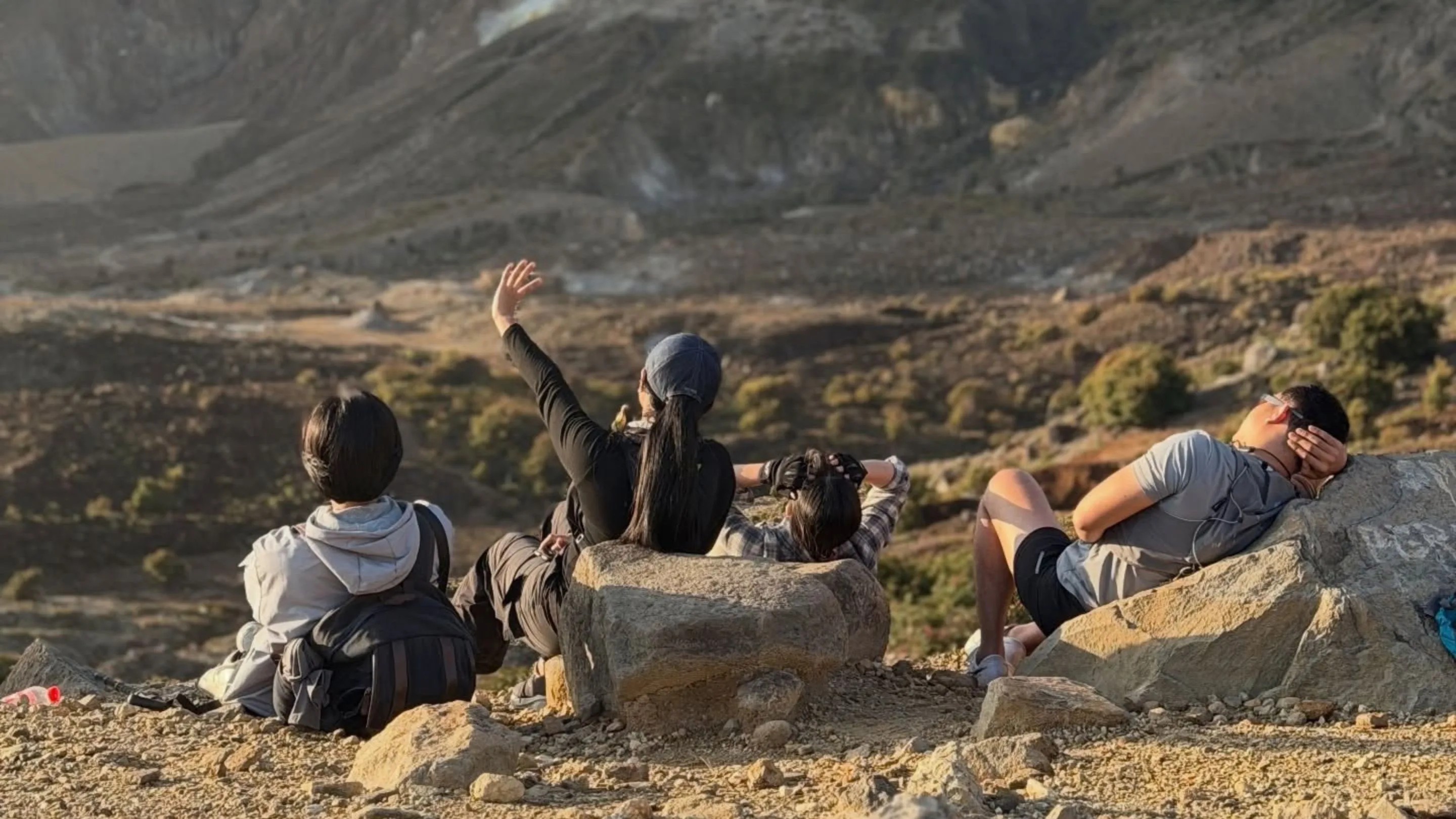 5 Tips Tektok Gunung Papandayan untuk Pendaki Pemula
