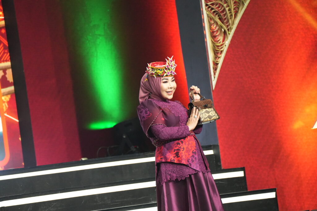 Rahmawati Zainal Bawa Batik Bulungan ke Parade Wastra Kriyanusa 2026 di Jakarta