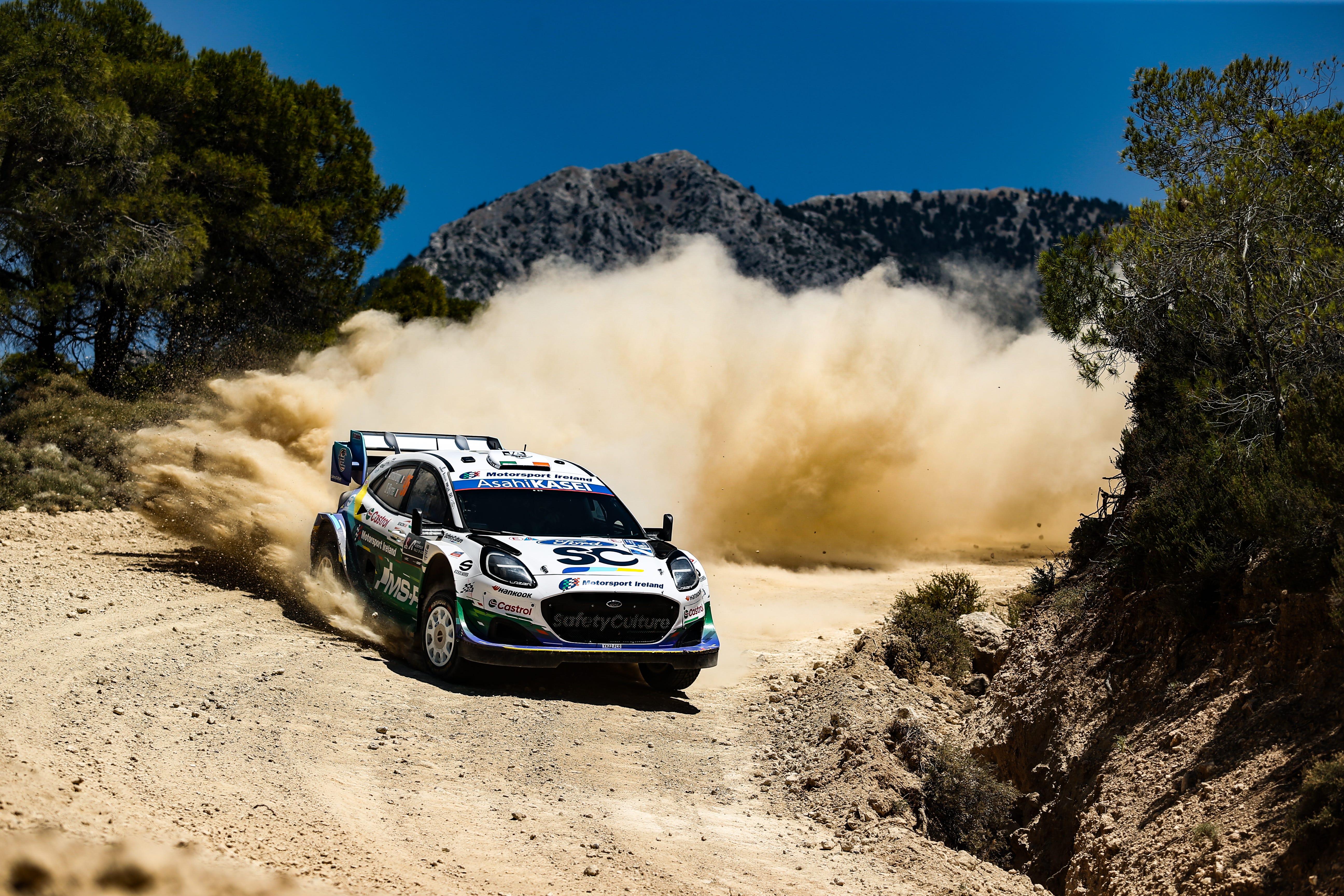 Ford Kembali Jadi Tim Pabrikan Penuh di WRC Mulai 2028