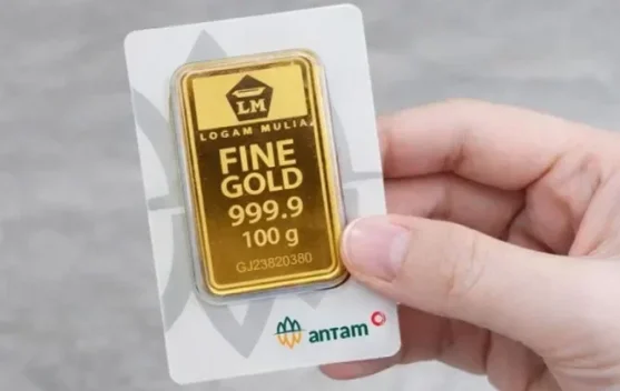 Harga Emas Antam Turun Rp14.000 per Gram ke Rp2.581.000