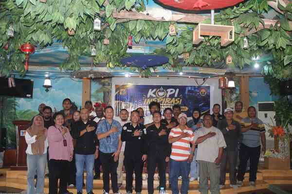 Kabid Humas Polda Papua Barat Ajak Wartawan Manokwari Perkuat Kemitraan Lewat Kopi Inspirasi