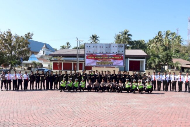 Polres Kupang Bacakan Ikrar Kesaktian Pancasila di Lapangan Apel, Seluruh Personel Ikut Upacara