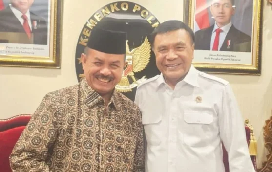 Ketum LKAAM Sumbar Bertemu Menkopolkam RI di Jakarta, Balas Pantun soal Persatuan Anak Nagari