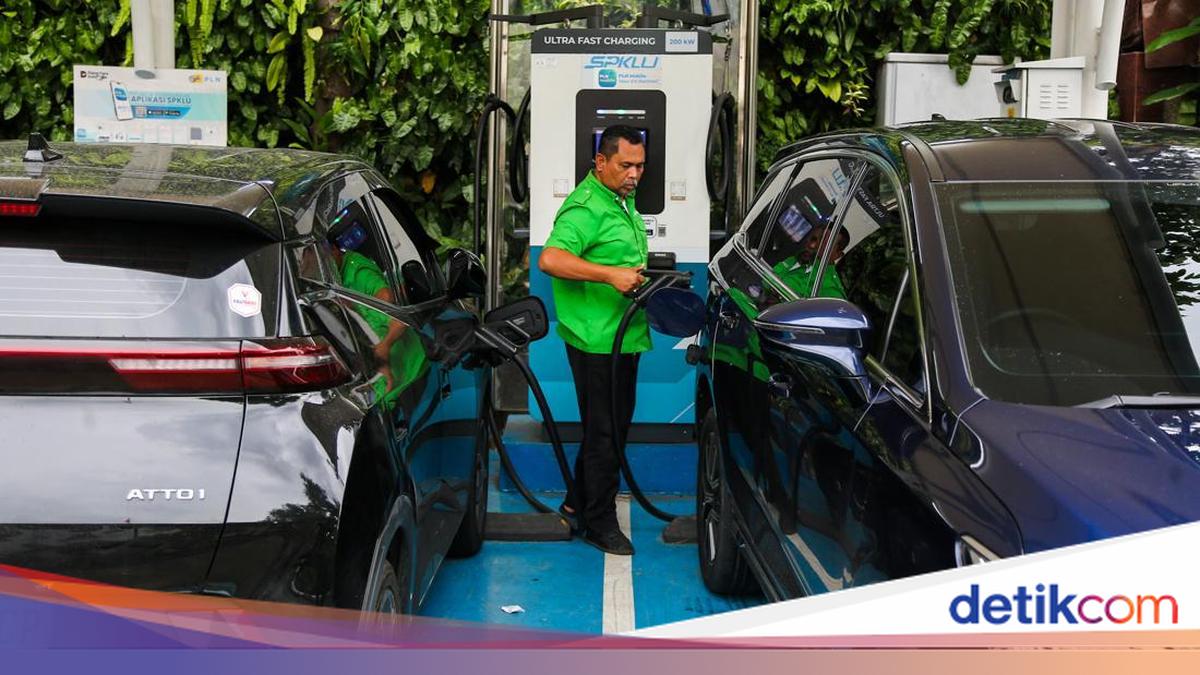 Airlangga: Anggaran Insentif Motor Listrik Rp 3 Triliun Ada di ESDM