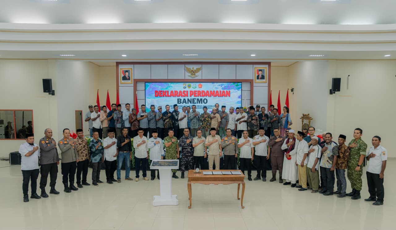 Kapolda Maluku Utara Inisiasi Deklarasi Damai 6 Desa di Patani Barat, Halmahera Tengah