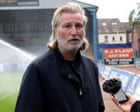Robbie Savage Resmi Latih Peterborough, Tinggalkan Forest Green