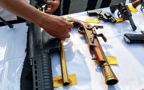 75 Senjata Ilegal Diserahkan Warga Maluku Utara ke TNI, Dua Pistol VOC Tahun 1771 Ikut Diserahkan