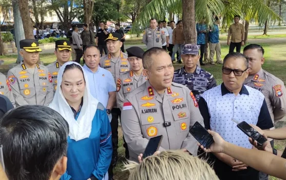 Kapolda Kepri dan Wagub Pimpin Aksi Bersih Pantai Piwang Natuna, Libatkan TNI-Polri hingga Warga