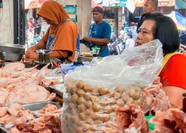 Harga Cabai Rawit Merah di Salatiga Tembus Rp72.500 per Kg, Daging Ayam Ras Bertahan Rp39.000