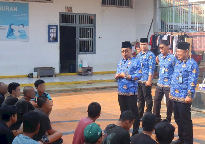 Kanwil Ditjenpas Kalsel Sapa Langsung Warga Binaan Lapas Banjarmasin Usai Upacara Hari Kesaktian Pancasila