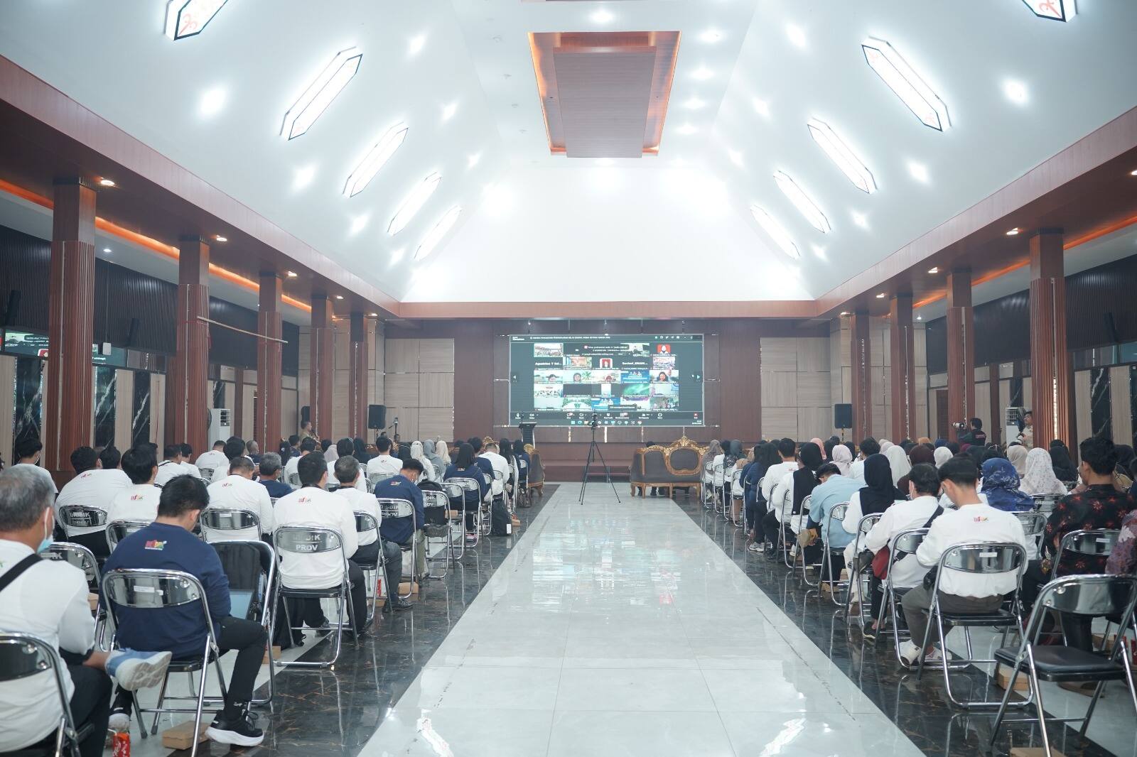 Disdik Kalteng Latih 746 Guru dan Pengawas Kelola Kelas Digital Huma Betang 2026