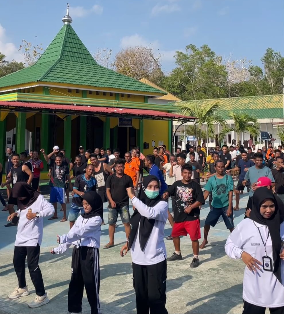 Rutan Kelas IIB Raha Gelar Senam Bersama Warga Binaan, Libatkan Petugas dan Anak Magang