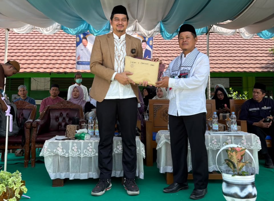 Aktor Ketika Cinta Bertasbih Cholidi Asyadil Alam Isi Safari Dakwah di SMAN 1 Tanjung Batu Ogan Ilir
