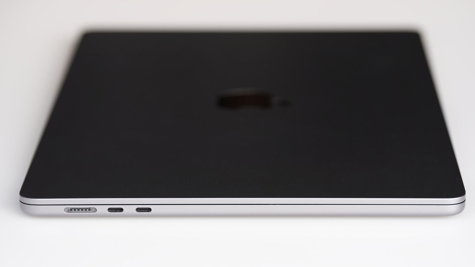Thunderbolt vs USB-C di Mac: Beda Kecepatan, Fitur, dan Biaya